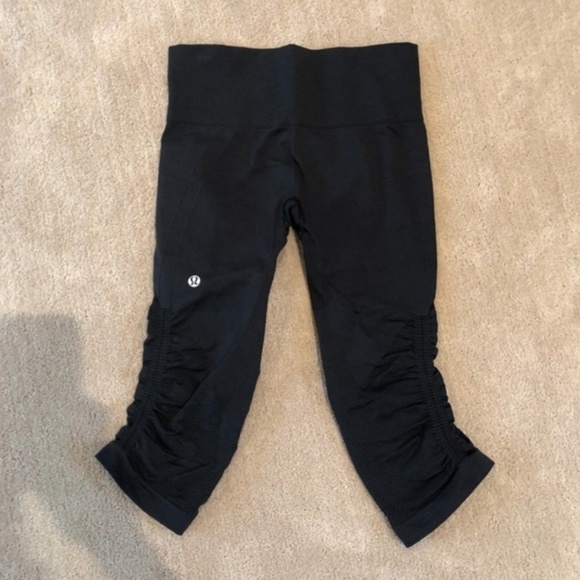 Lululemon Crop Pants - Picture 3 of 4